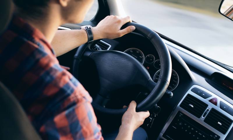 tips menyetir aman dan nyaman bagi pemula