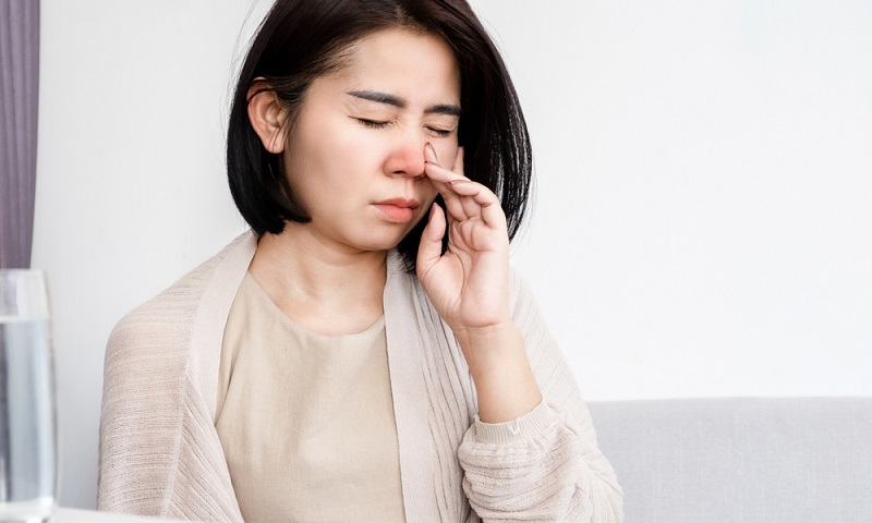 cara mengatasi hidung tersumbat dengan pijatan
