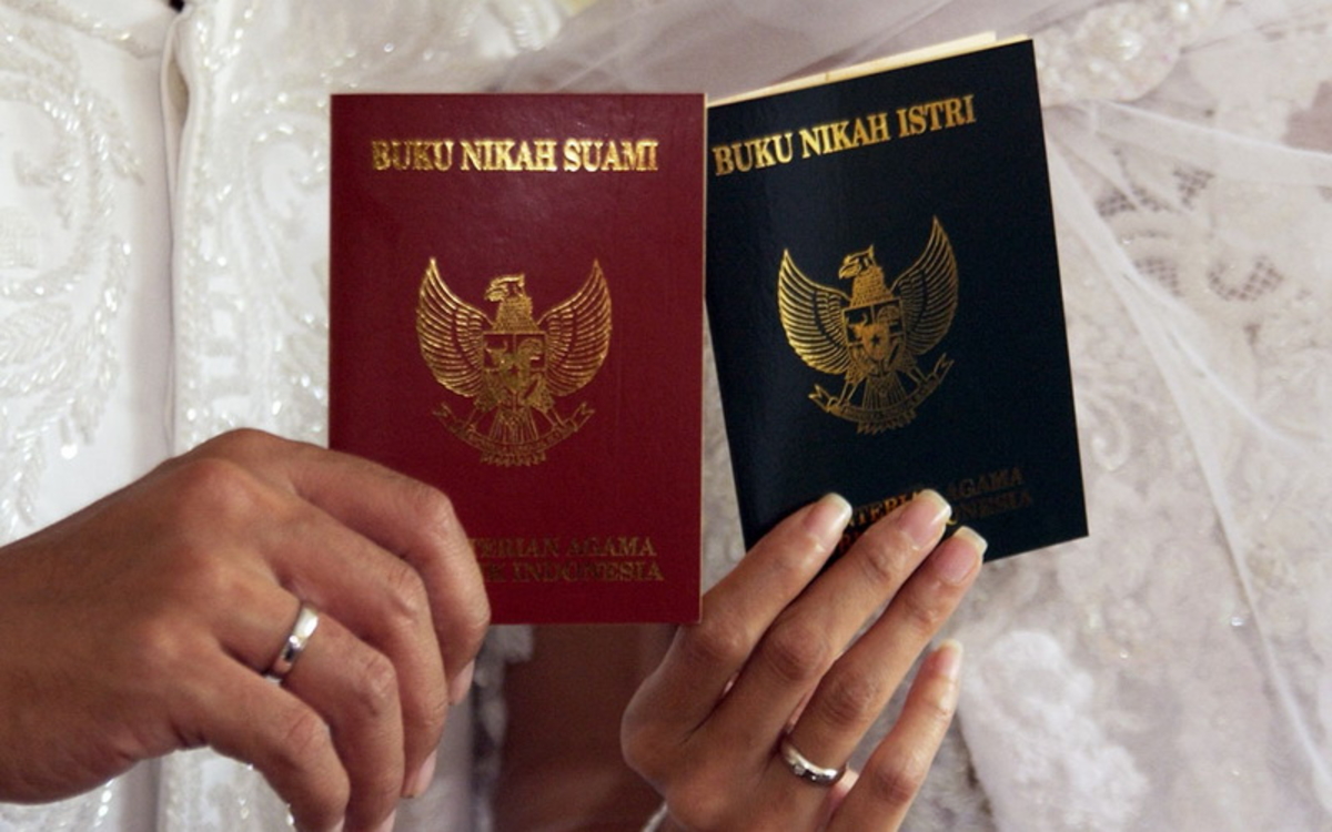 Perbedaan Warna Buku Nikah Suami Dan Istri Ide Perpaduan Warna