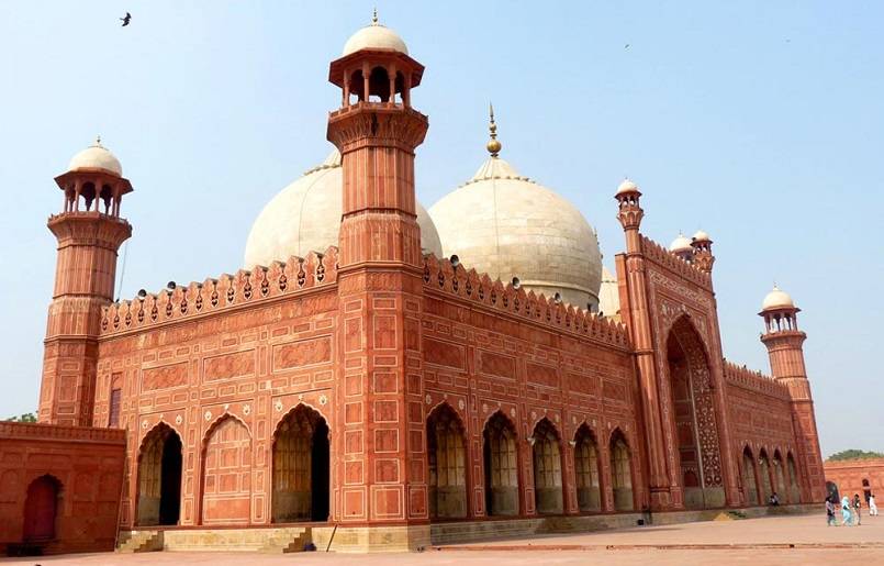 Masjid Badshahi - Masjid Terbesar dan Terindah di Dunia 
