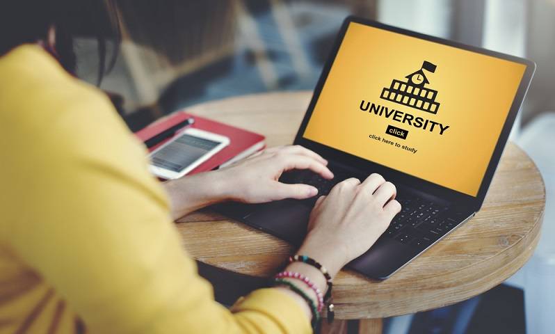 menentukan perguruan tinggi