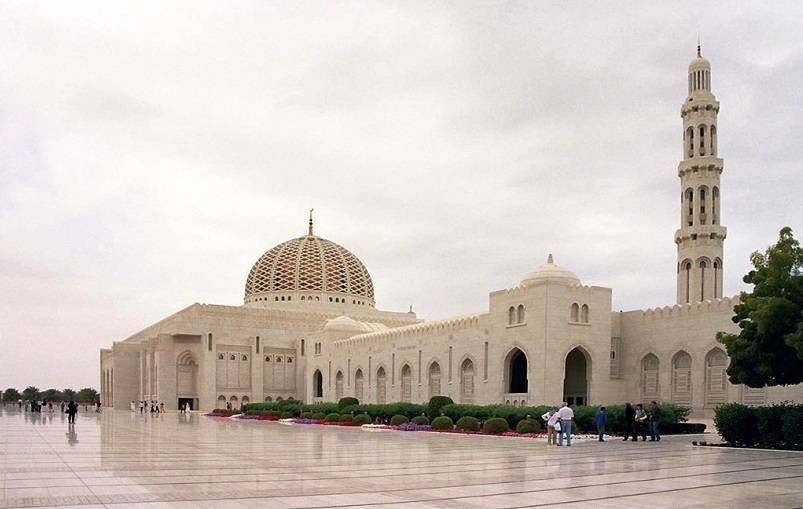 Masjid Agung Sultan Qaboos, Oman - Masjid terbesar dan terindah di dunia