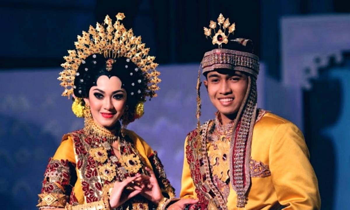 Tradisi Pernikahan Adat Termahal di Indonesia - Cermati.com