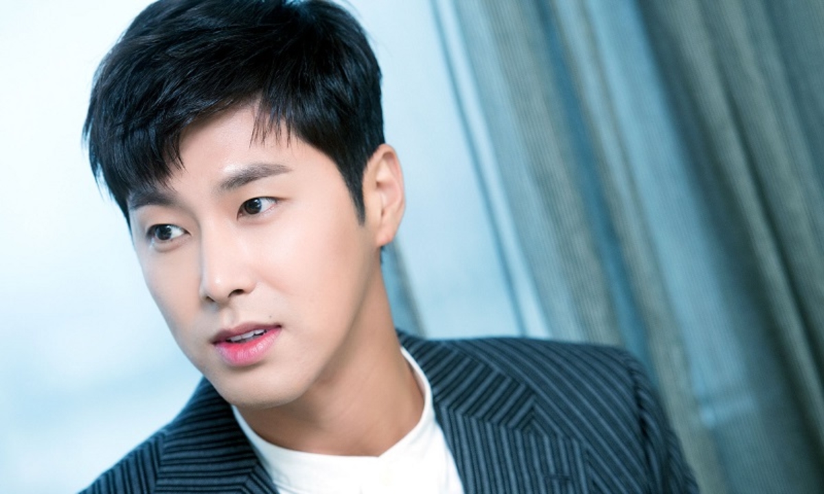 Jung Yunho via Dispatch