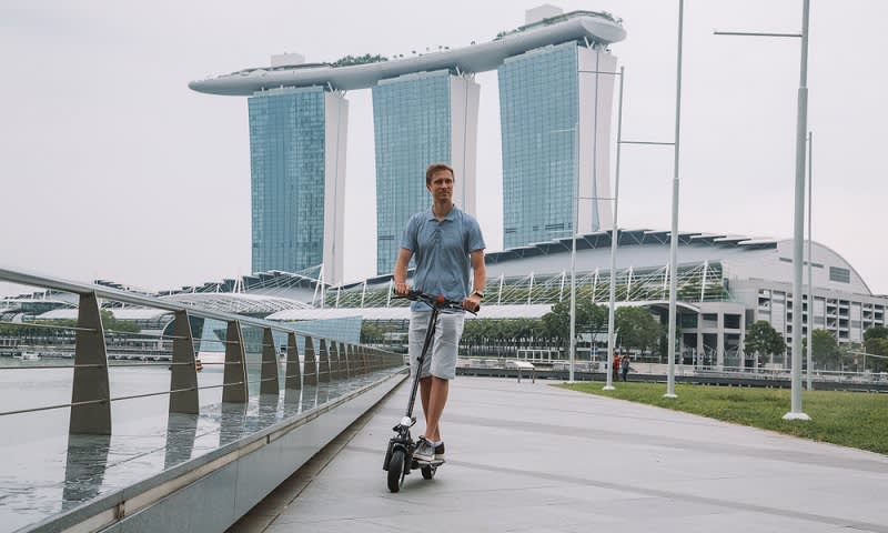 Pengguna Skuter Listrik di Singapura