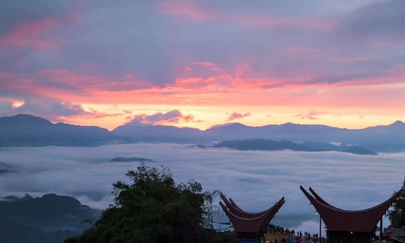 negeri di atas awan yang luas di desa lolai