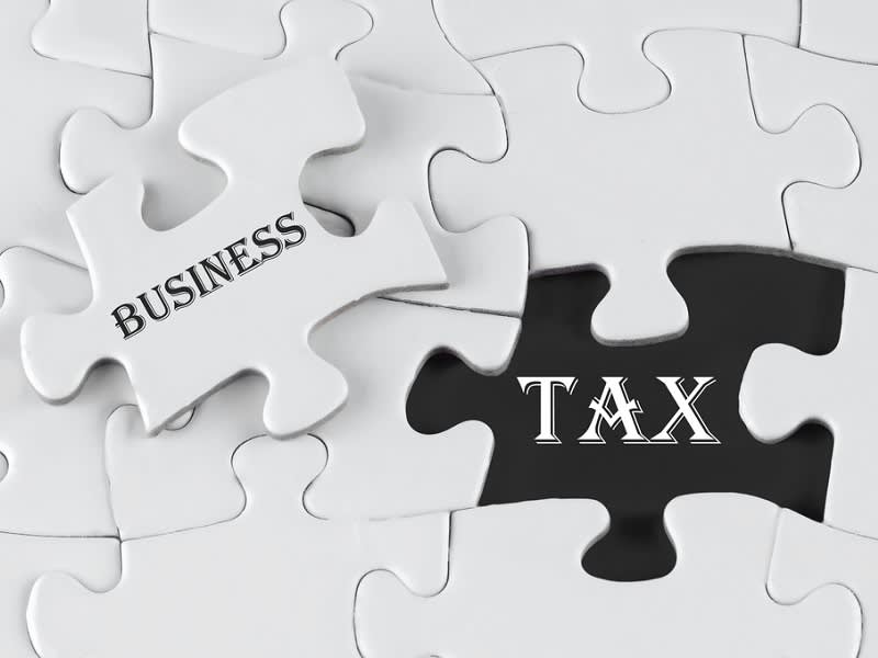 pajak bisnis