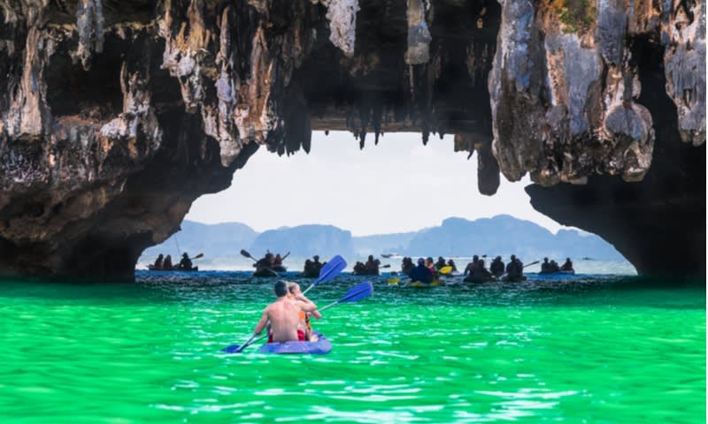 menyebrangi teluk pha nga