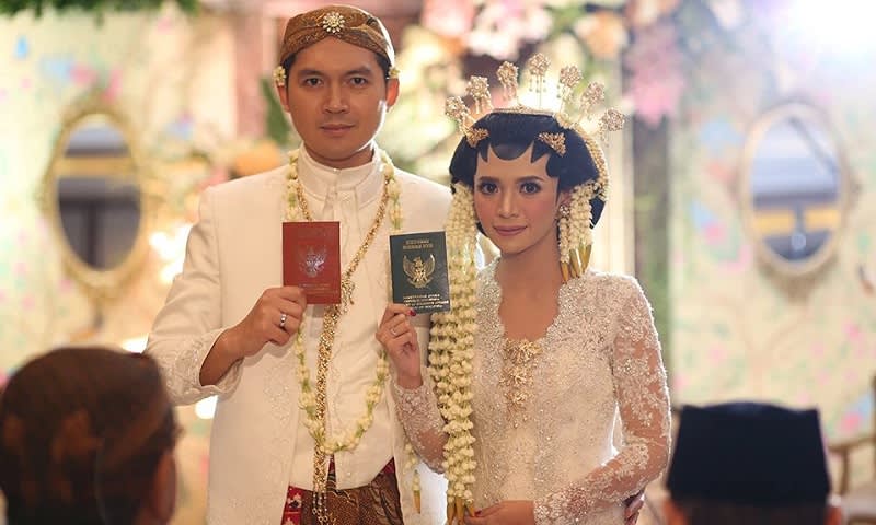 Pakaian Orang Tua Pengantin Adat Jawa / Yuk Kenali Jauh ...