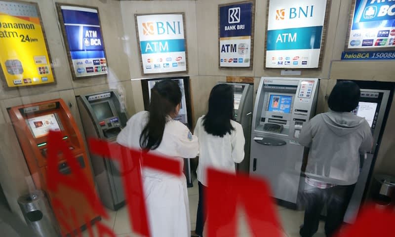 Cara Ambil Uang Di Atm Cermati Com