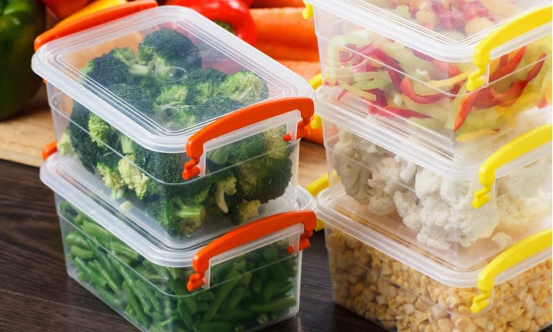 Menyimpan Stok Makanan