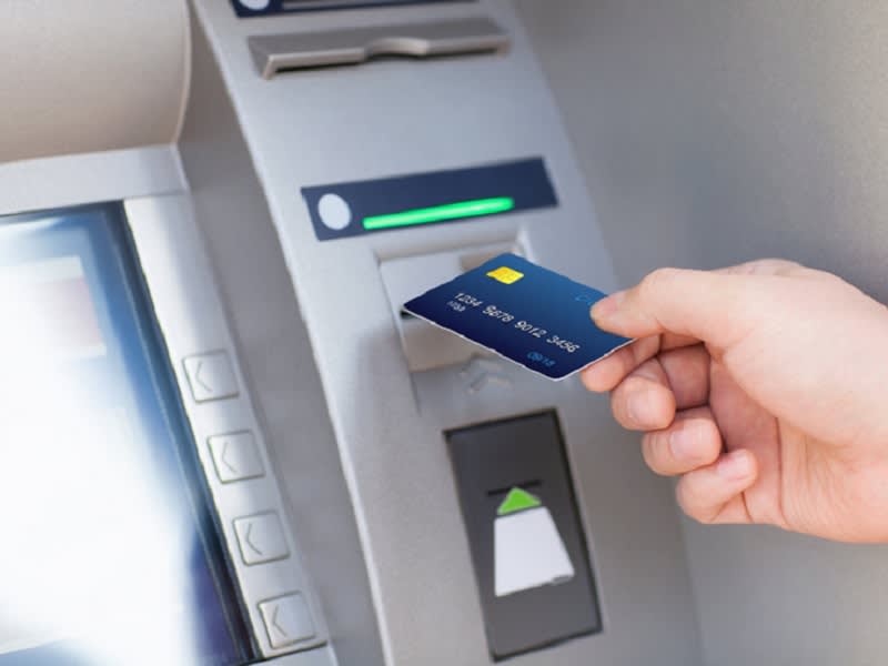 How to Withdraw Cash Abroad, Safe and Profit
