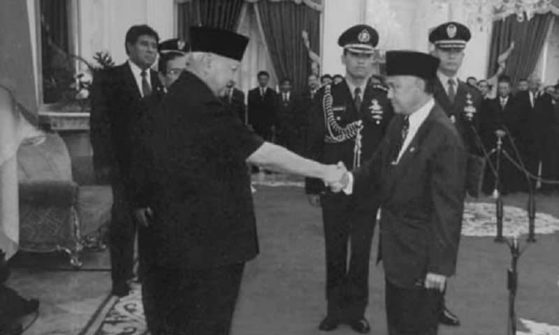 bj habibi dan soeharto