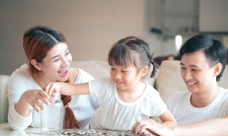 mengajarkan anak menabung