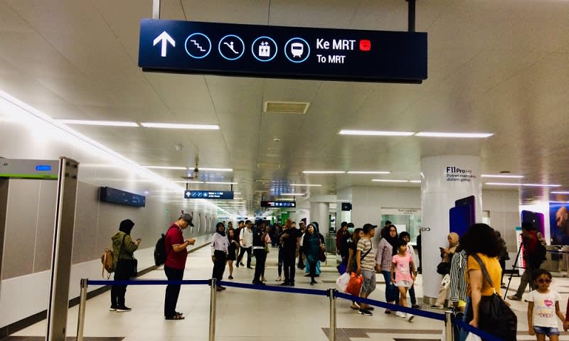 Suasana di Stasiun MRT Jakarta