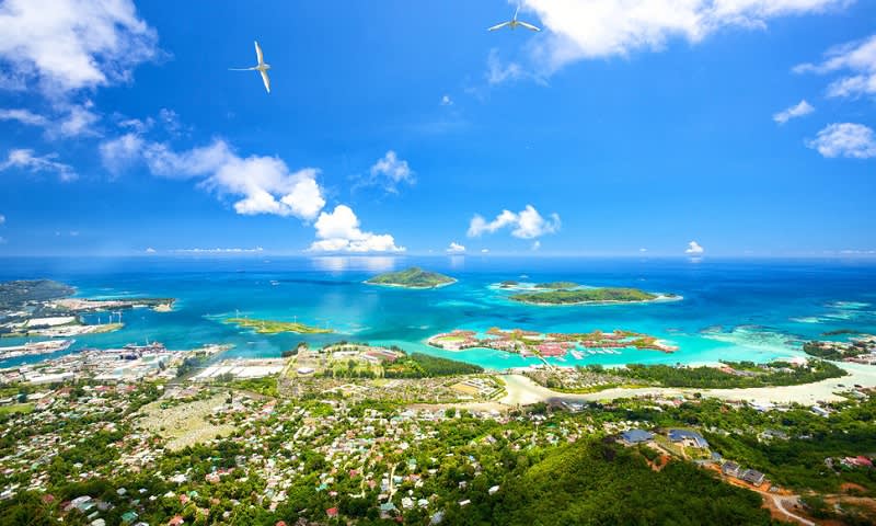 Pemandangan Seluruh Pulau dari Salah Satu Puncak Gunung di Pulau Mahe