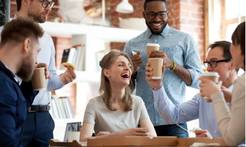 menjaga komunikasi dengan baik