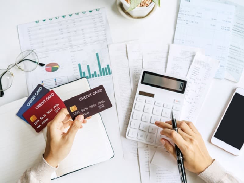 4 Benefits of Credit Cards, Help Manage Your Finances