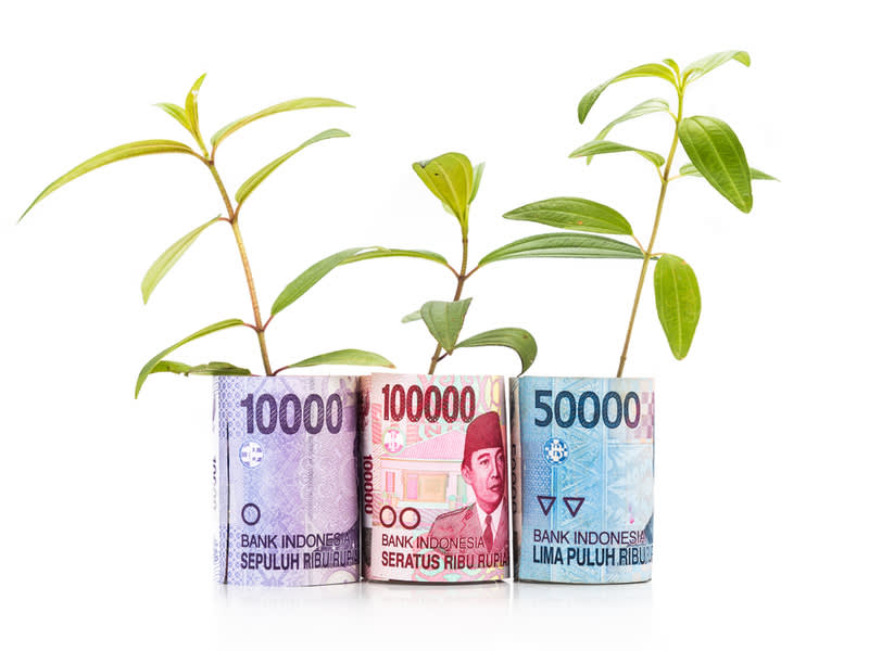 What is the difference between deposits and savings?