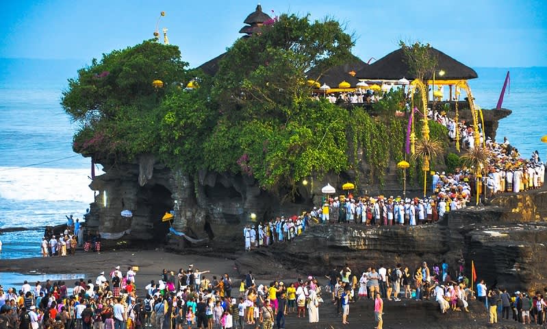 pura tanah lot bali