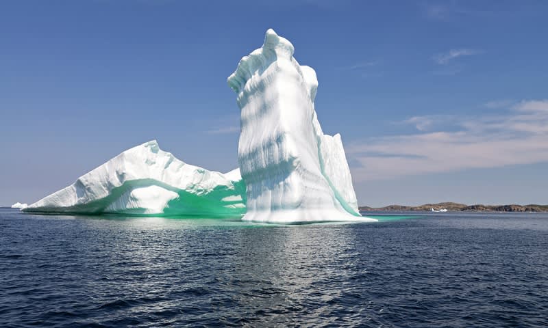 Salah Satu Gunung Es di Newfoundland, Canada